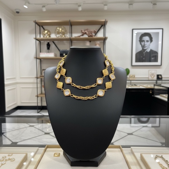 CHANEL Vintage 80s Gold Plated Rhombus Necklace